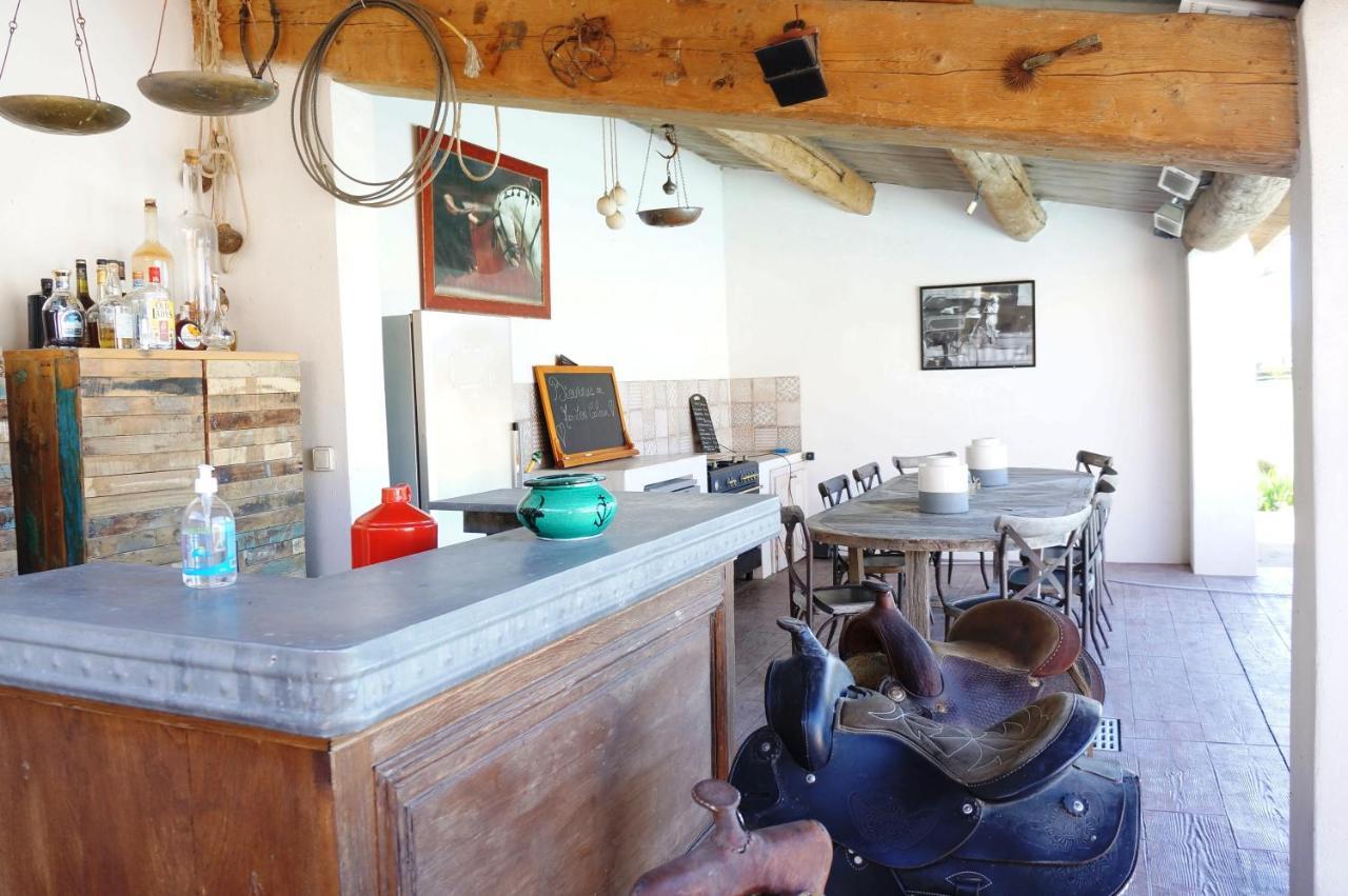 Mas Lou Caloun - Chambre D'Hote Face A La Piscine En Camargue - Les Saintes Maries De La Mer Exterior foto
