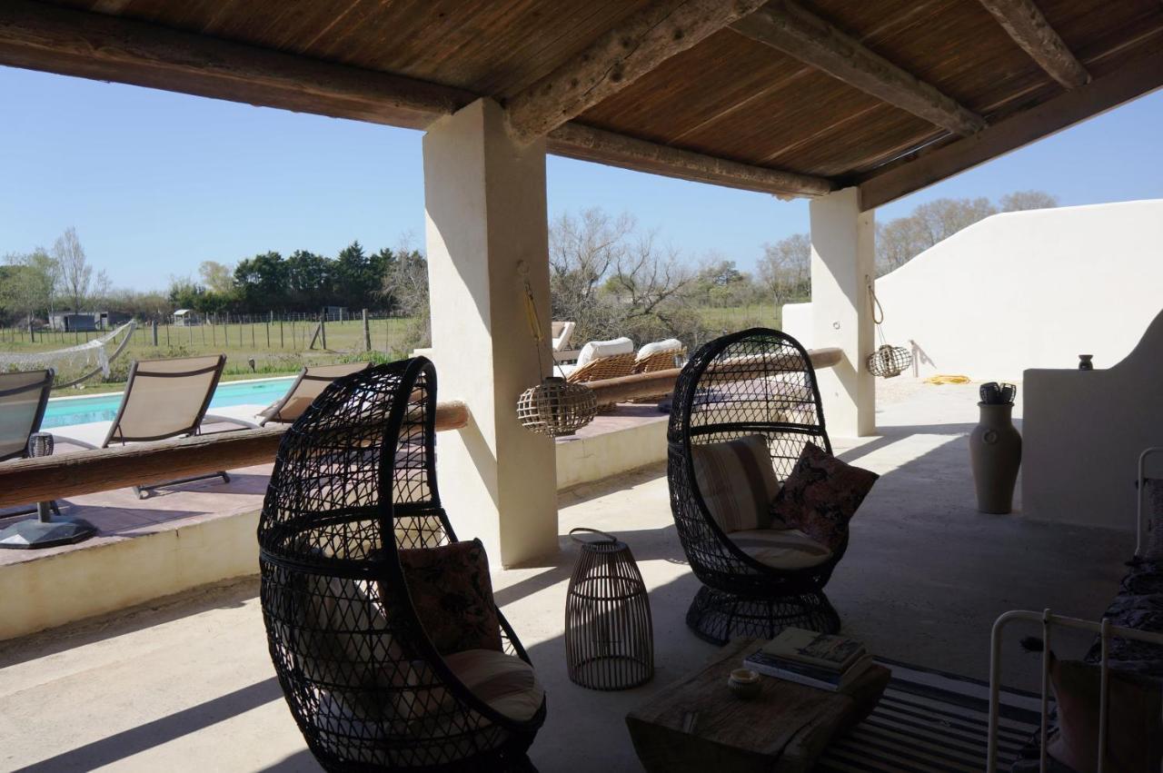 Mas Lou Caloun - Chambre D'Hote Face A La Piscine En Camargue - Les Saintes Maries De La Mer Exterior foto