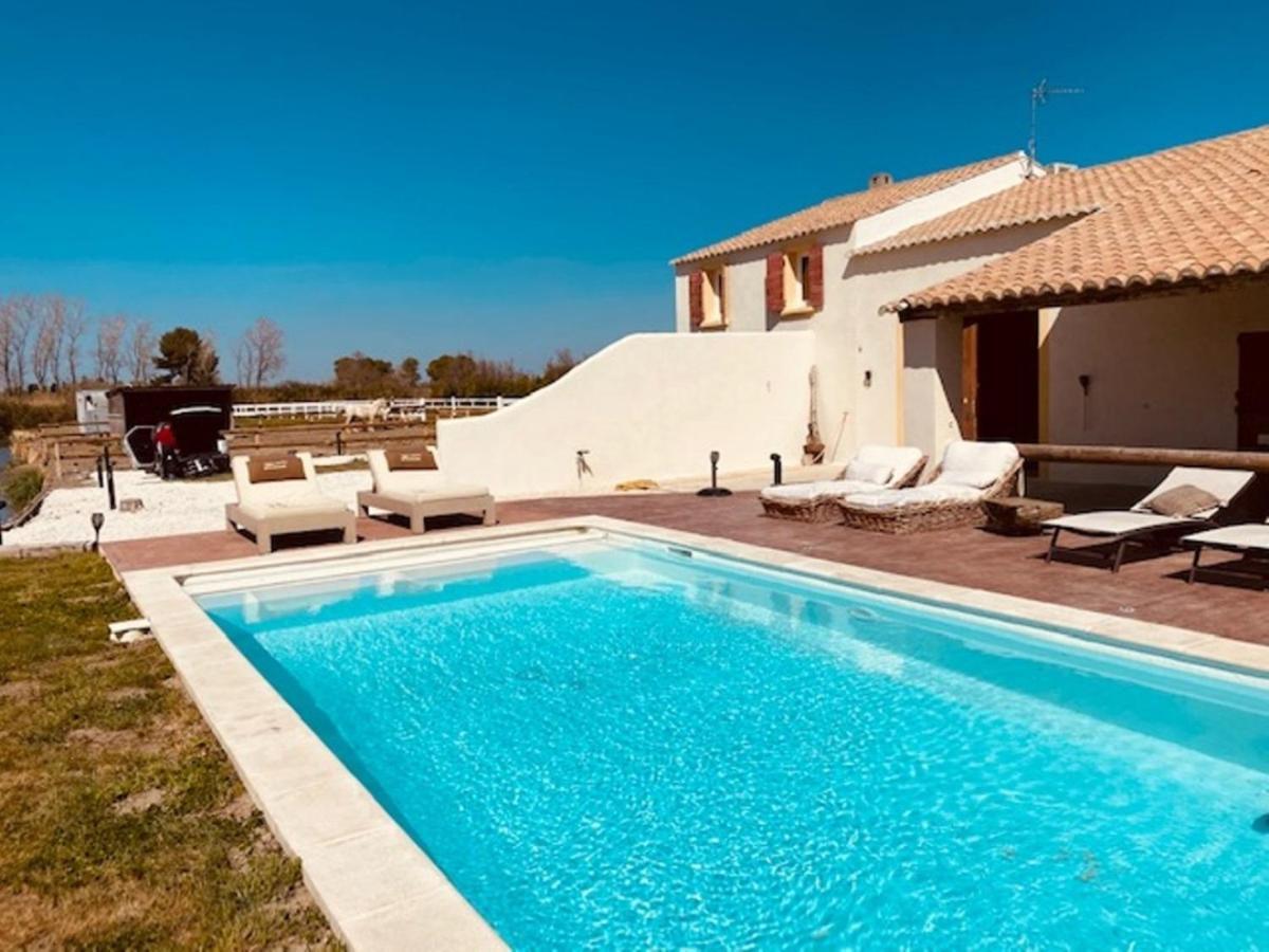 Mas Lou Caloun - Chambre D'Hote Face A La Piscine En Camargue - Les Saintes Maries De La Mer Exterior foto
